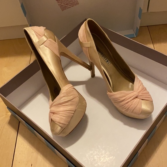 David Tutera Bridal Pumps - Picture 3 of 6